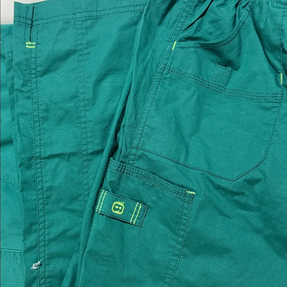 Wonder wink Wonder Flex green scrubs set S/Med NEW with tags (3 pieces) - Picture 3 of 8